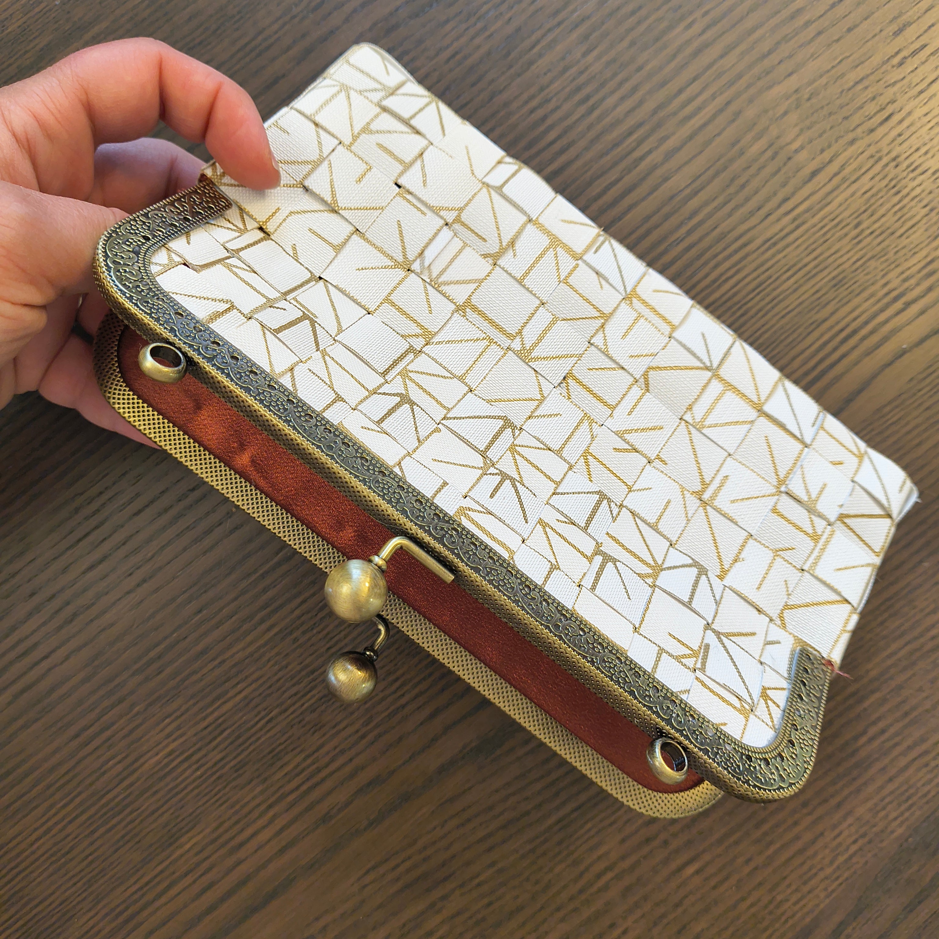 Kiss Clasp Clutch
