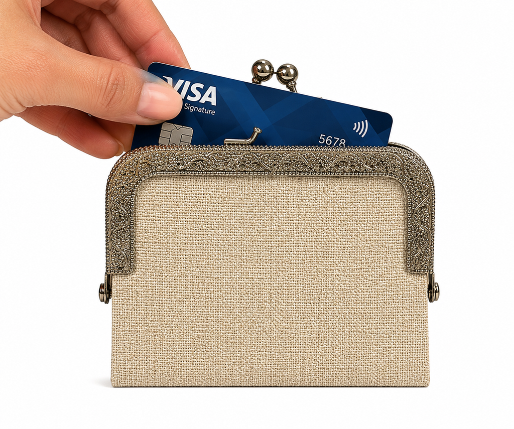 Teensy Weensy Kiss Clutch